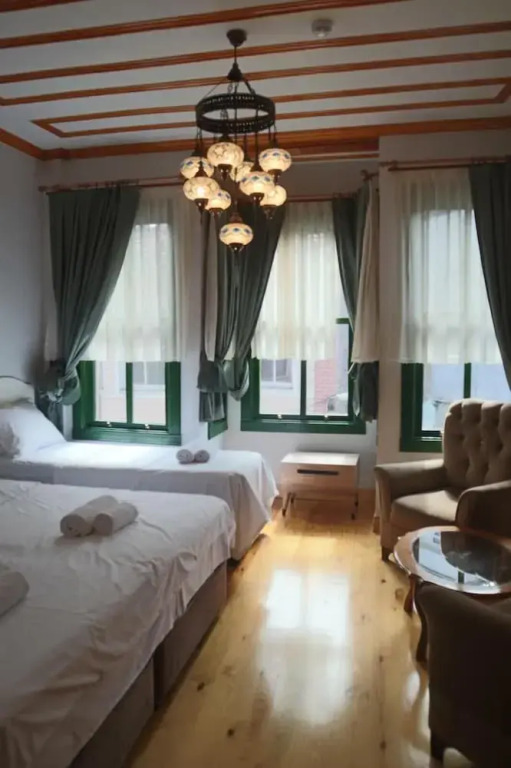 3 Floor History Mansion