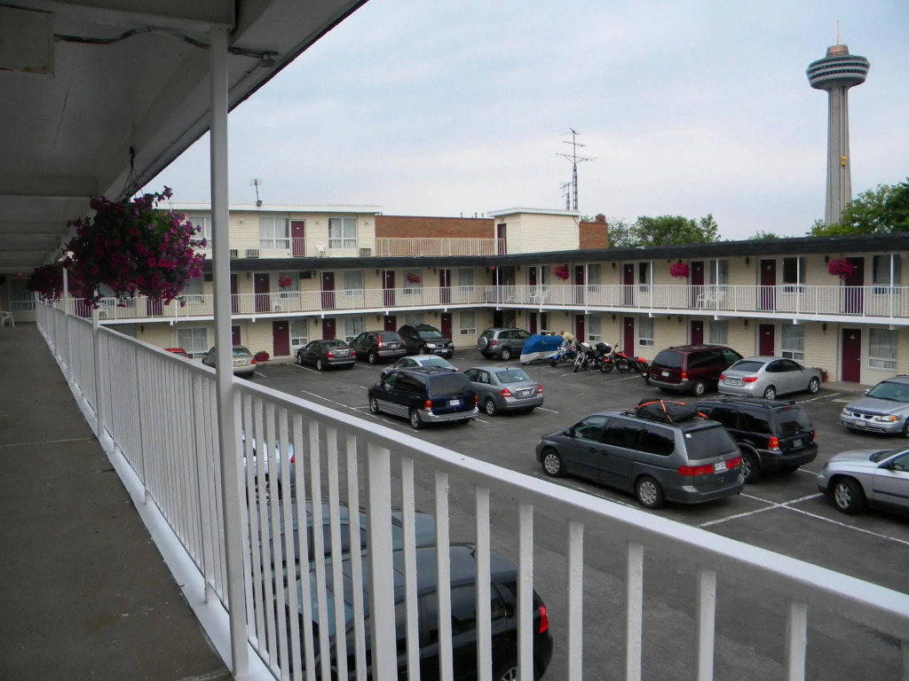 Fairway Inn by the Falls