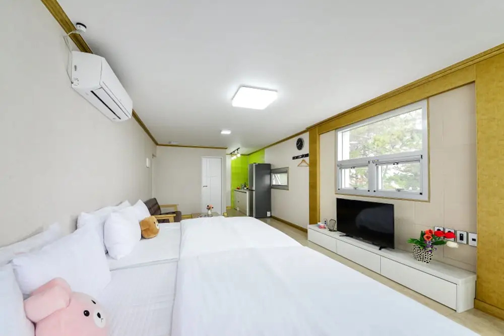 Yeosu Feeling Pension