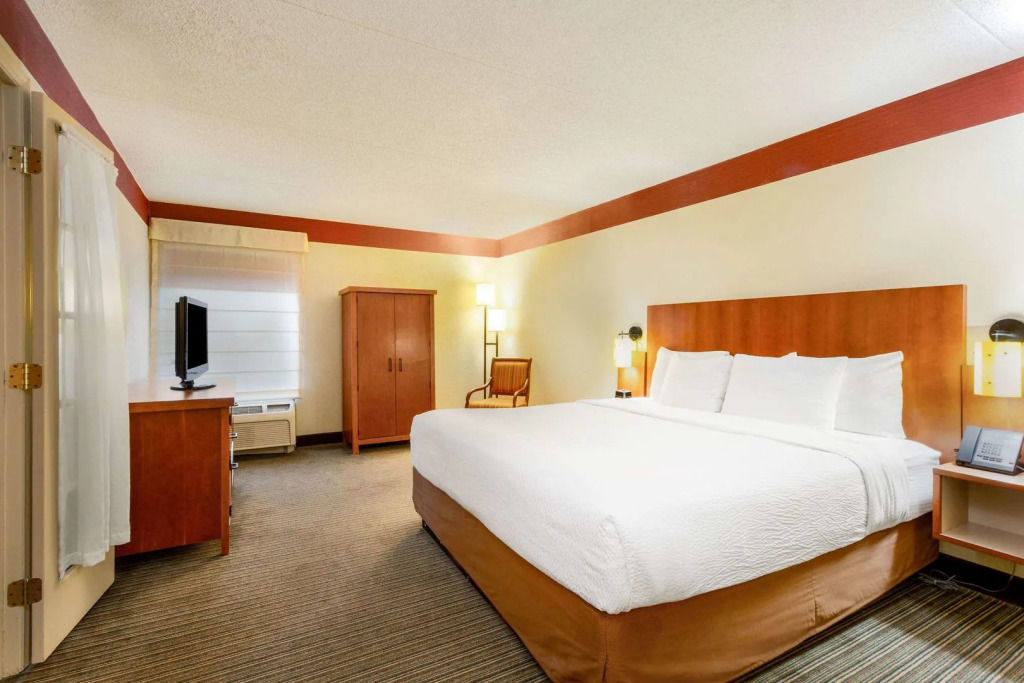 Spark by Hilton Charlotte Airport North
