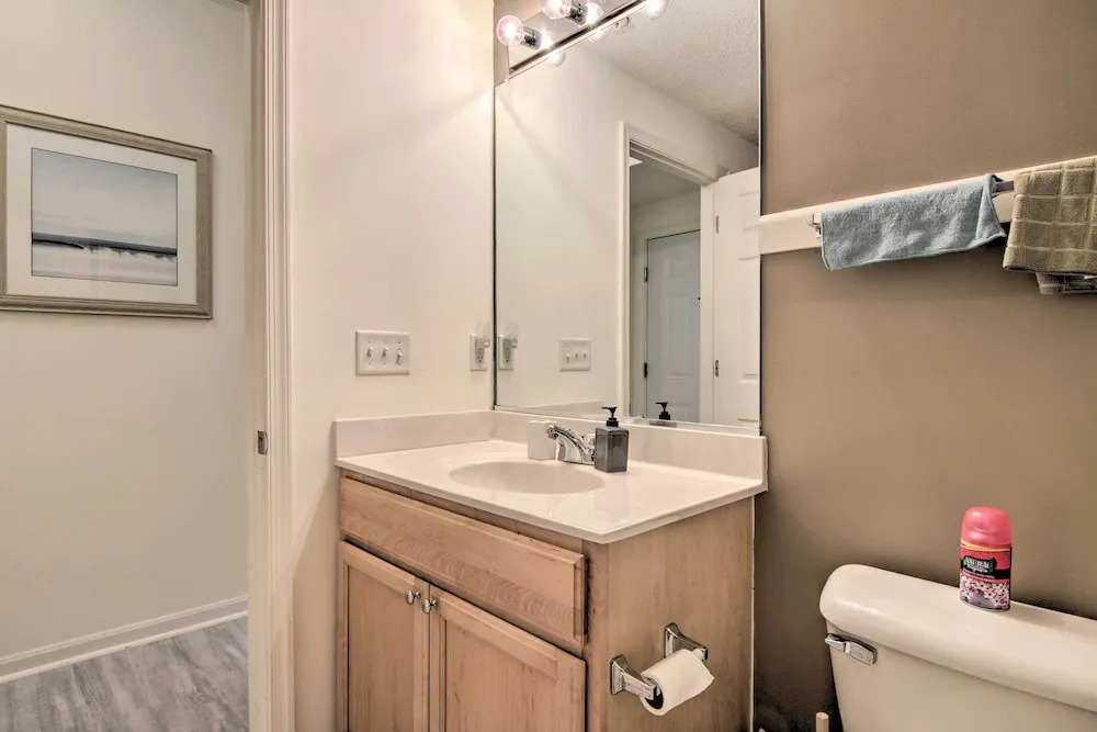 Porch & Community Perks: Walkable Lewes Condo
