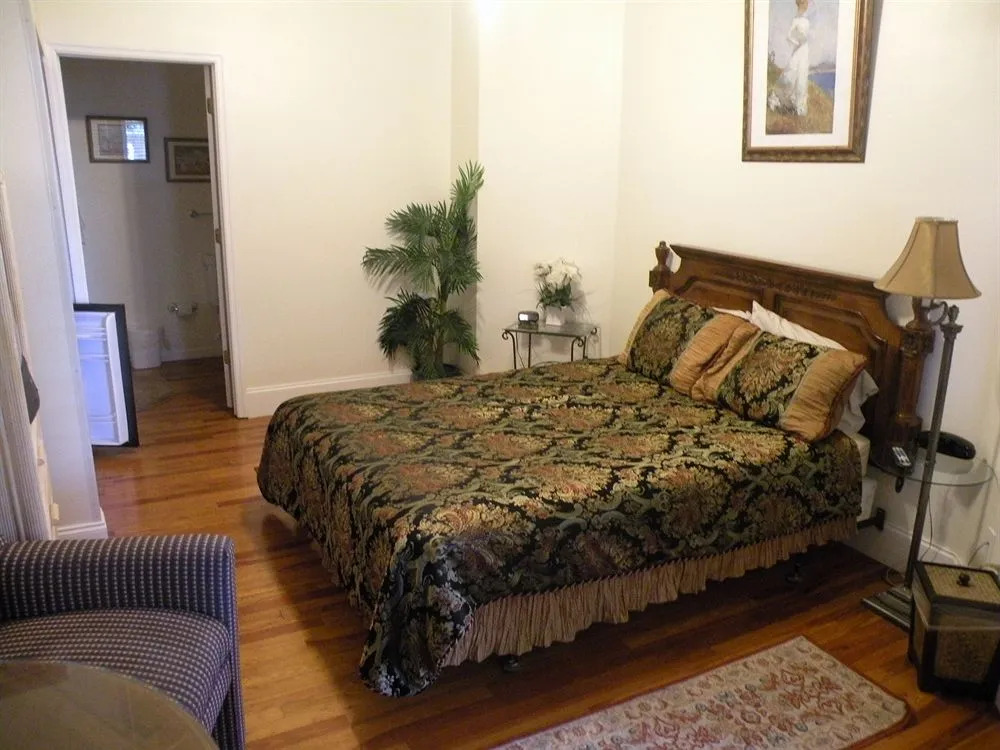 1876 Heritage Inn