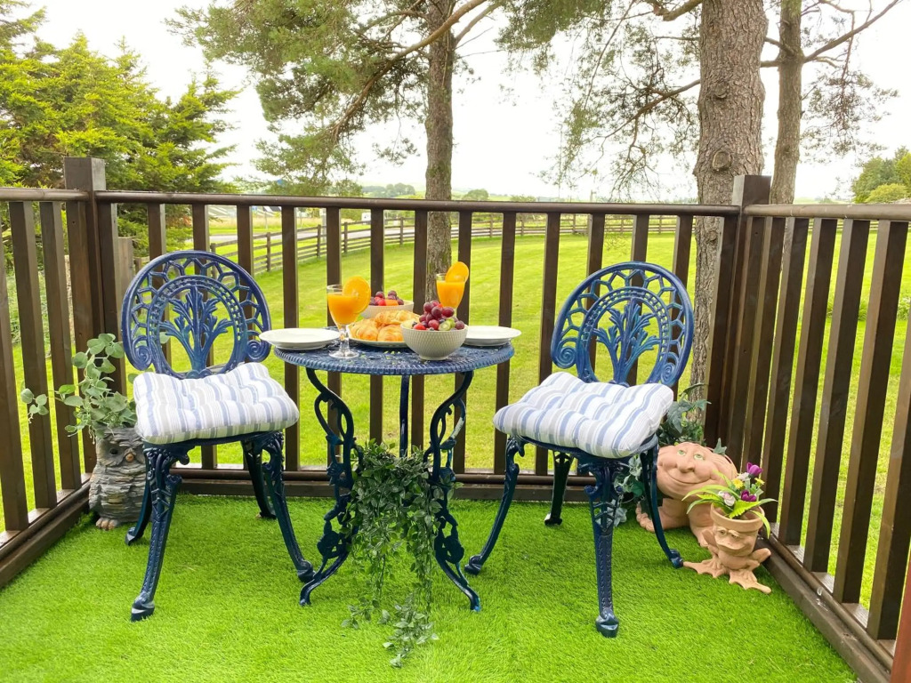 Lake District romantic get away in 1 acre gardens off M6