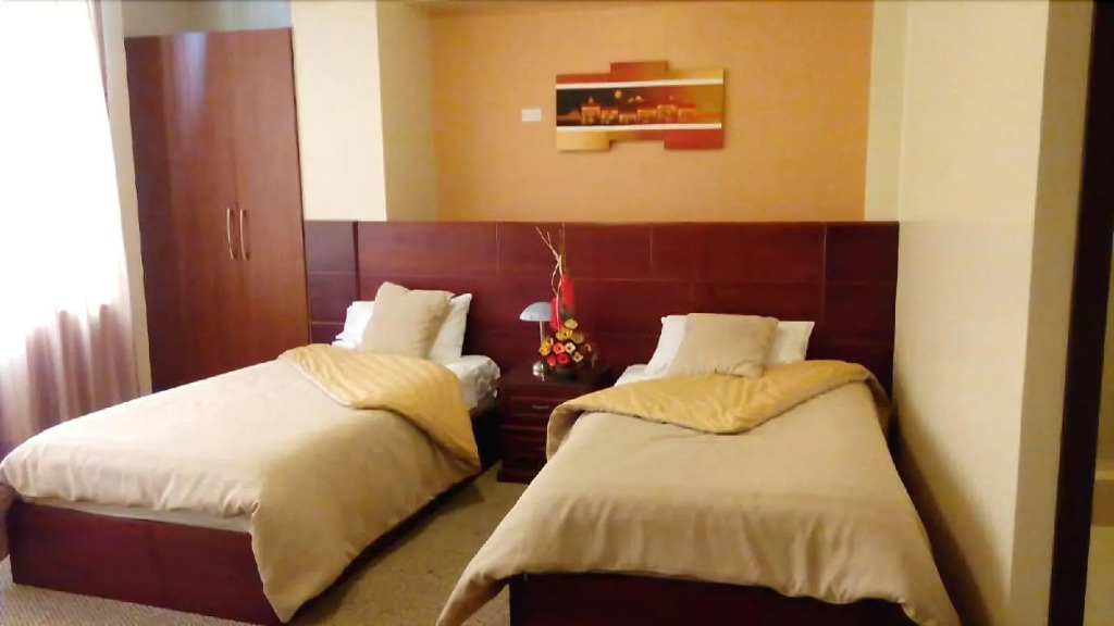 Colony Inn Hotel