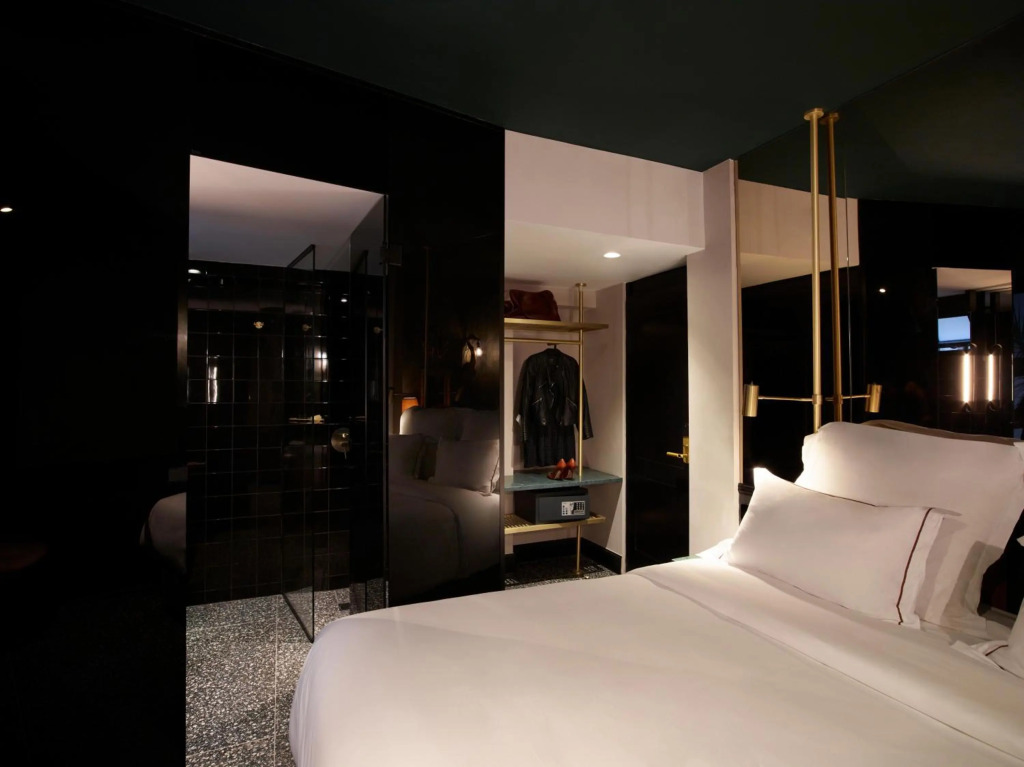 Отель Skylark, Athens