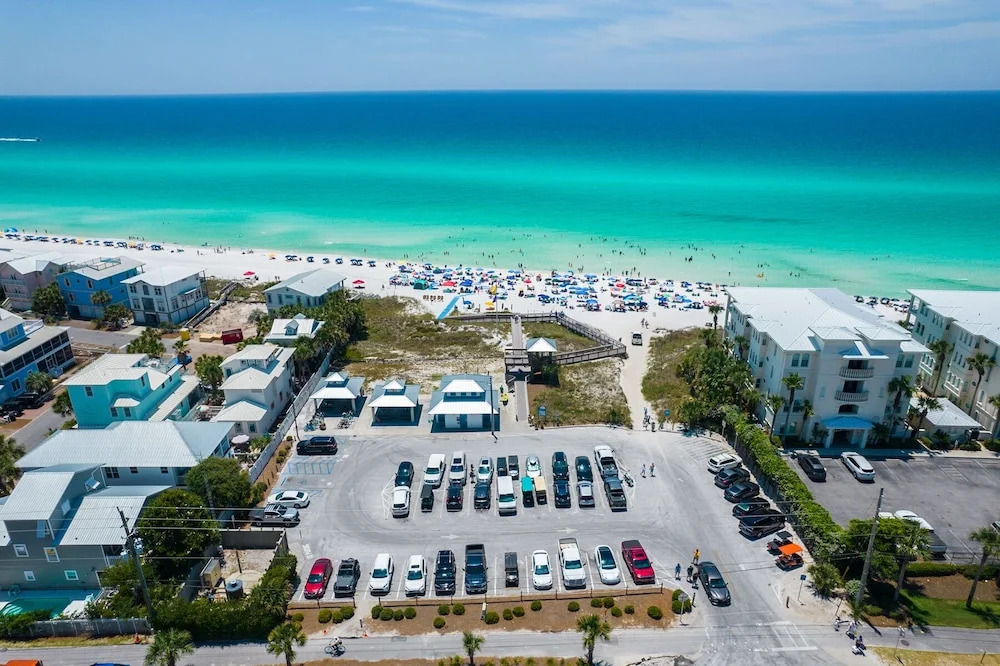 Gulf Place Six Palms #2B - BB's Hideaway by Southern Vacation Rentals