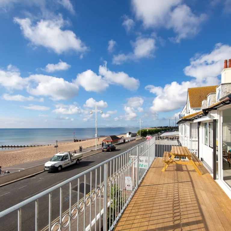 Beautiful Beachfront House wth Balcony & Sea Views