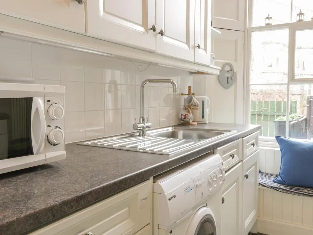 3 Lynedoch Place