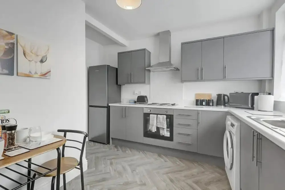 3 Bedroom House With Free Parking