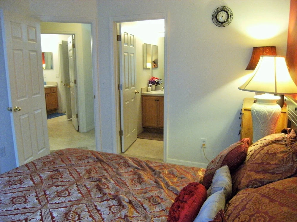 Prime Location In Secure Safe 247 Manned Gatehouse Community With Clubhouse