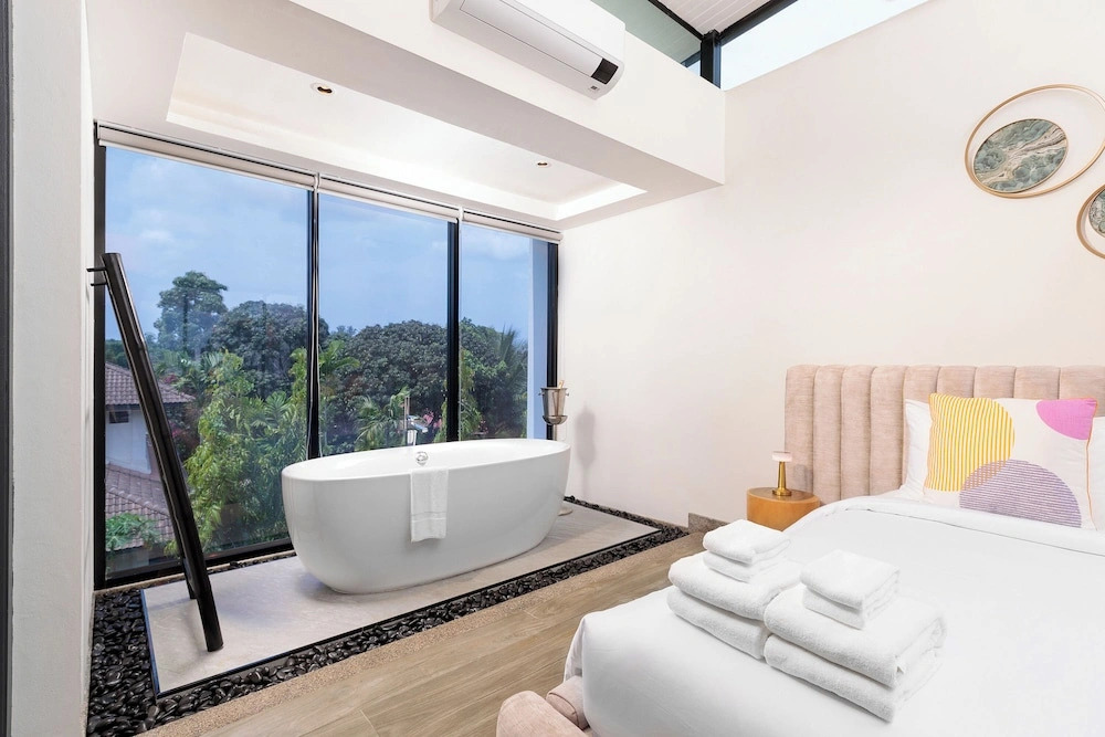 Spacious 3bd Townhouse in Laguna park