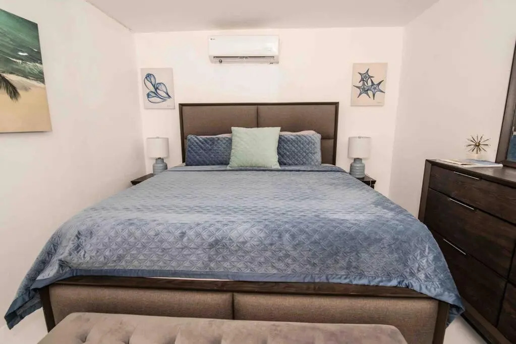 Modern 2BR with KingBed in Heart of Isla Verde Ave