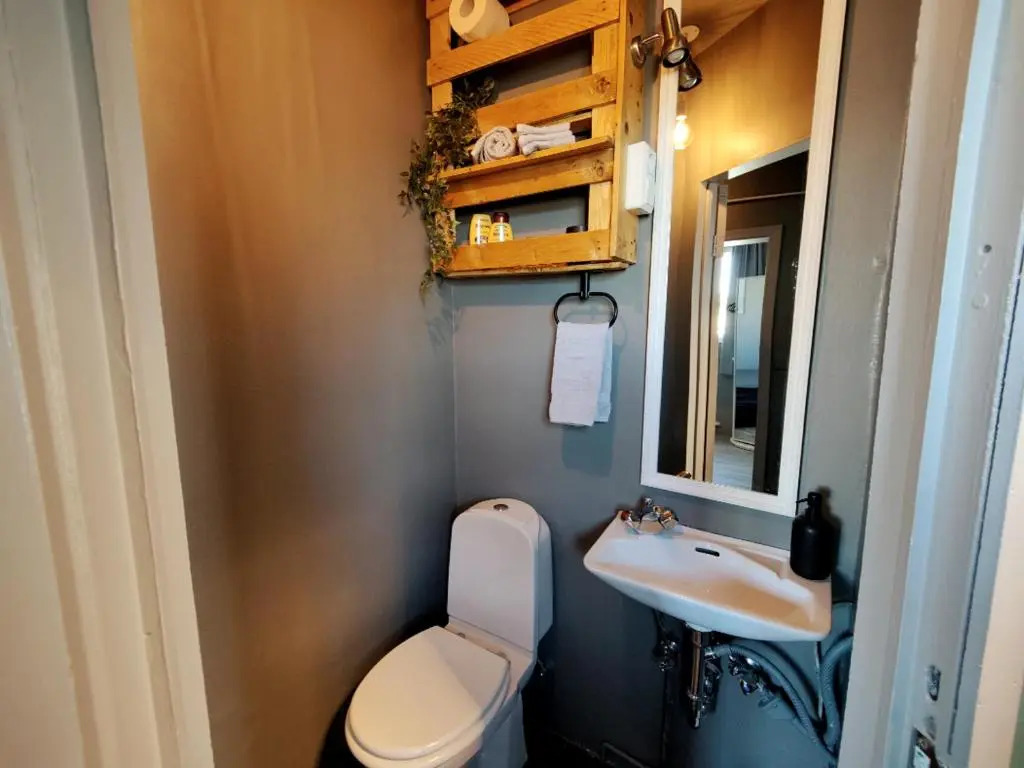 Fantastic location, 1-2 bedroom apartment downtown