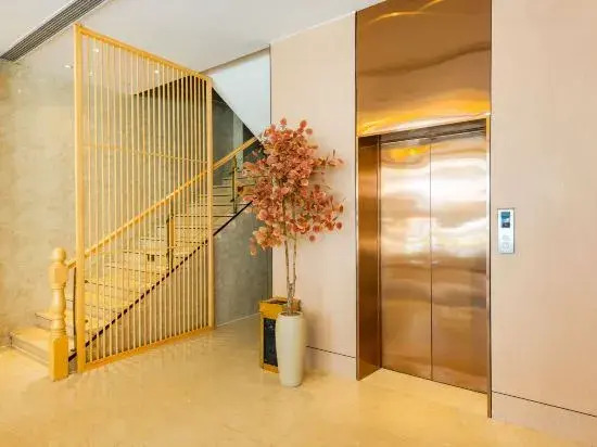 Отель Yangshuo Guan Yue Hotel