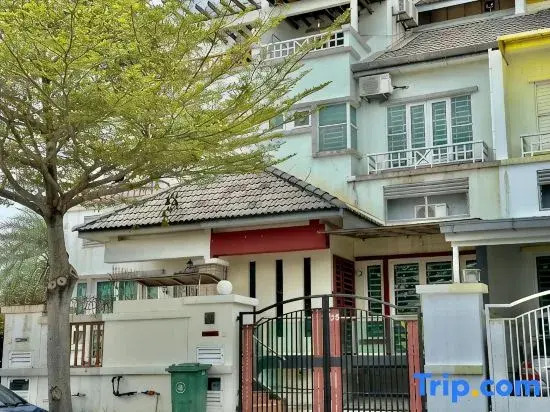 Cozy Homestay in Karpal Singh by 3C