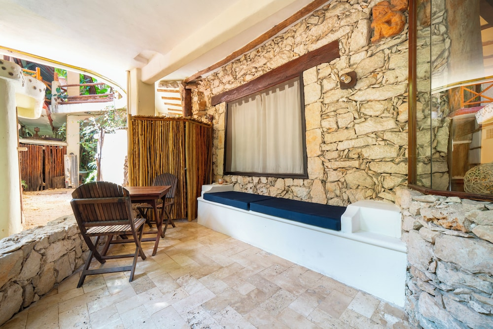 Condo with private cenote on 5Av - Sacbe