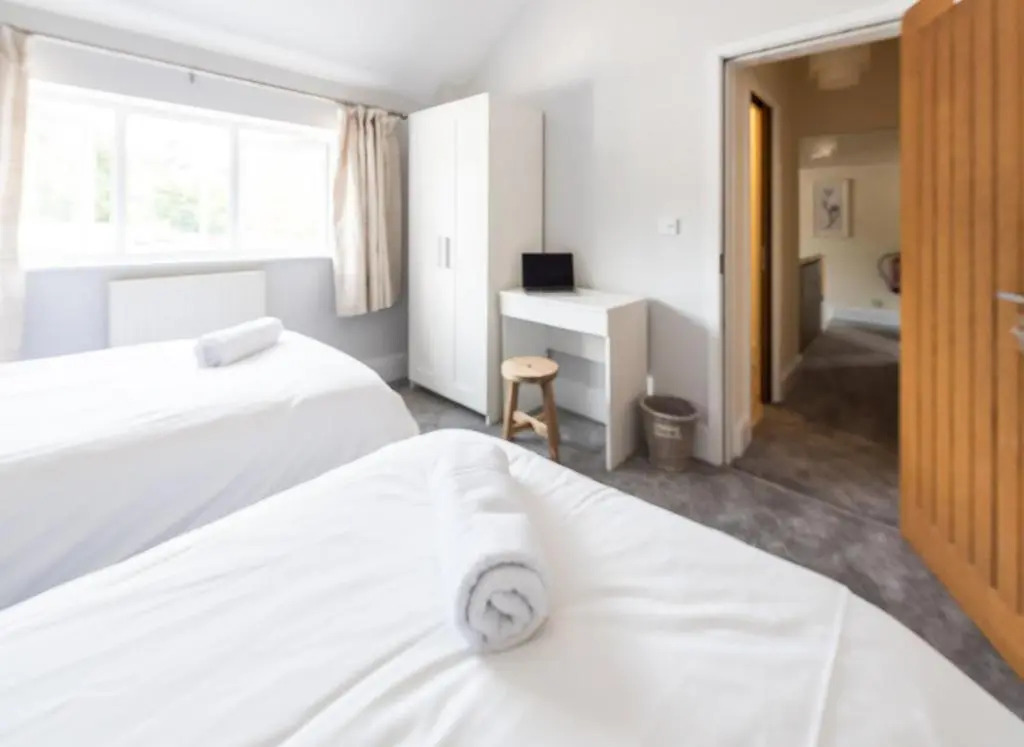 Newlyn House - Sleeps 11