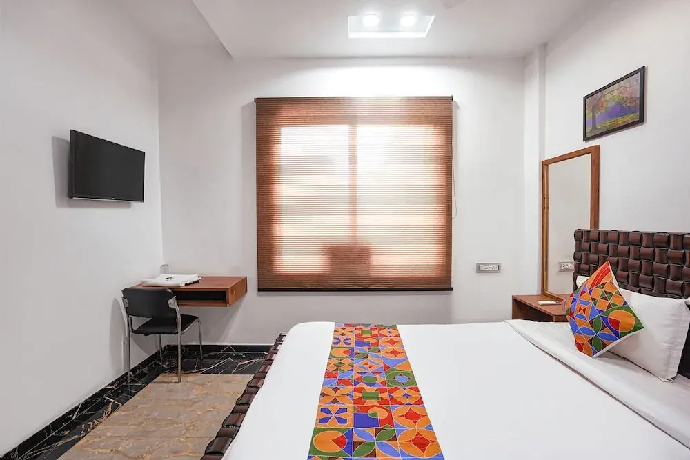 FabHotel Villa De Benares - Nr Tulsi Manas Mandir