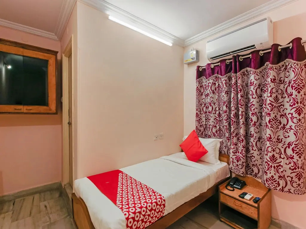 OYO 23191 Flagship Hotel Raj Madan Ameerpet