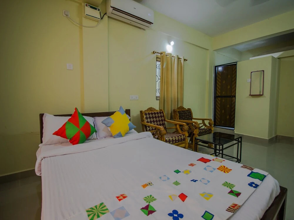 OYO 14042 Home Cozy Studio Siolim