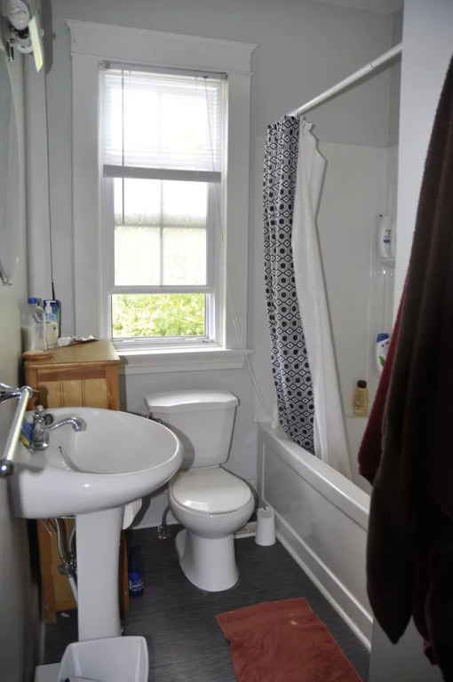 Moncton Suites - 79 Maple Street