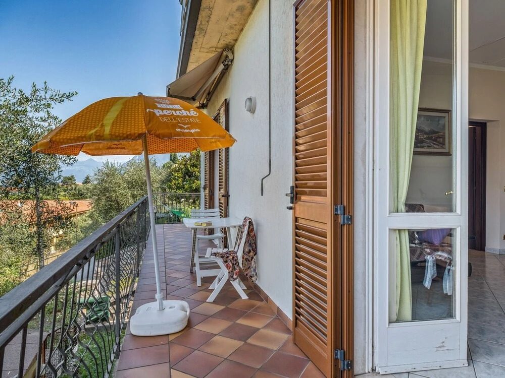 Traditional Apartment in Monte Isola near Lake Beach