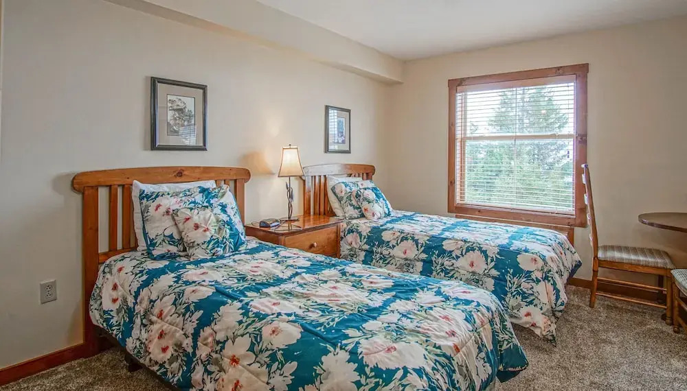 2 Br: Rimfire 214 - Great Western Views on Large Deck Corner Unit