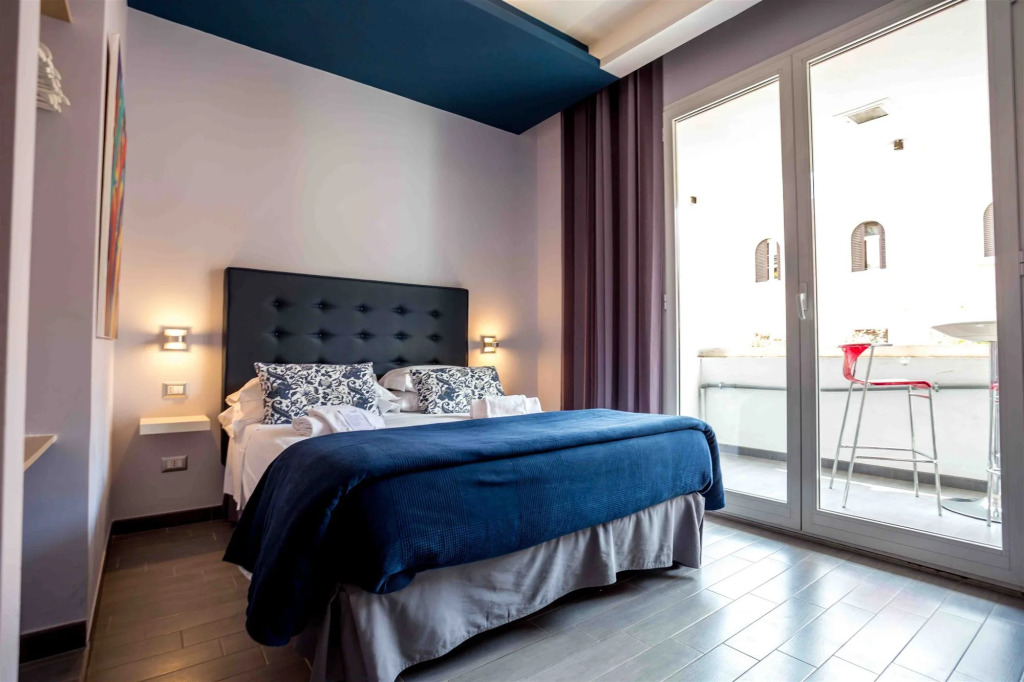 B&B Home 77
