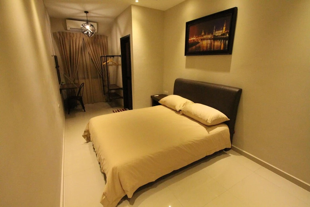 Ian's 5th Home