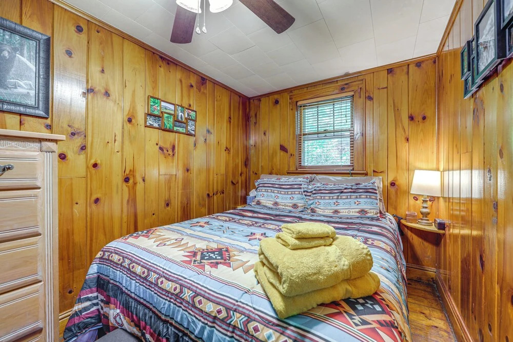 Pet-friendly Creekside Cabin w/ Pool Access!