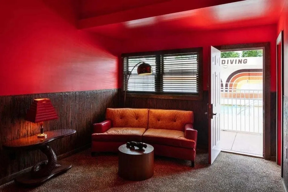 The Dive Motel and Swim Club