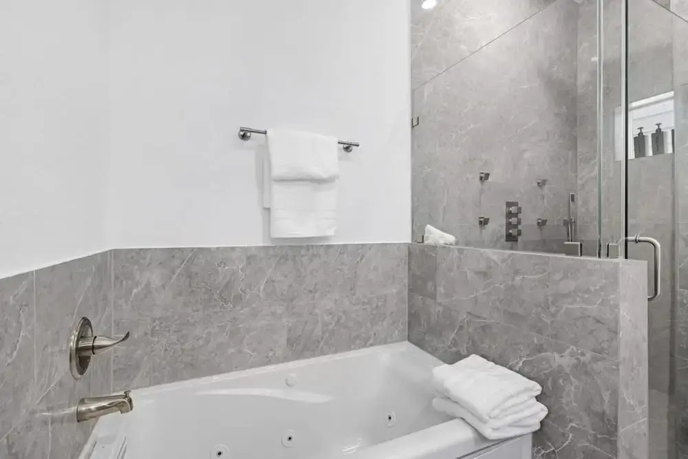 Newly Built Modern 3 Bedroom Houston Home