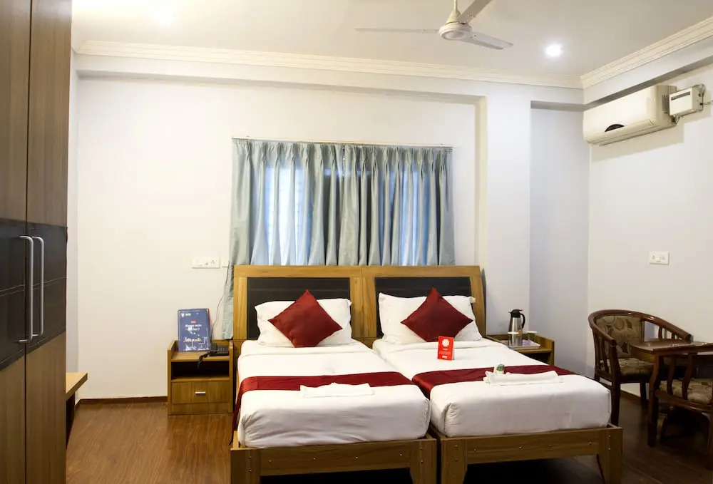 OYO 7552 Hotel SVM Grand