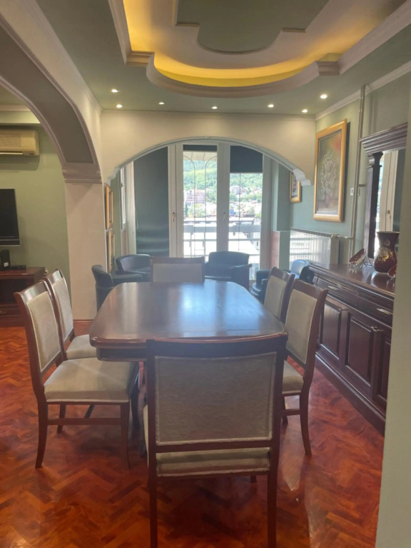3 bedroom apartment on Naroden front street