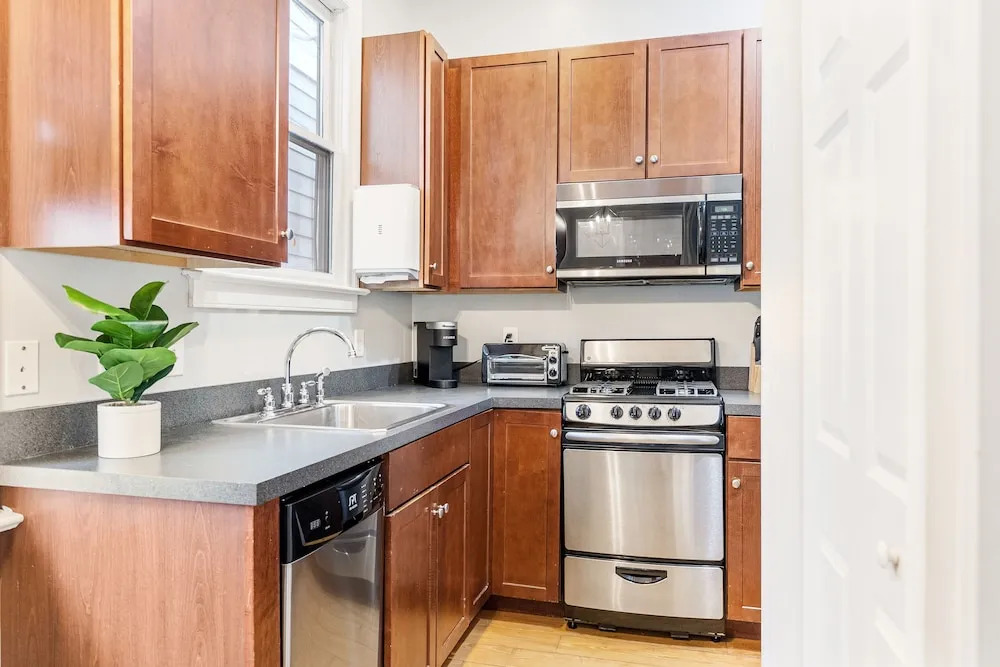Spacious Apartment Downtown