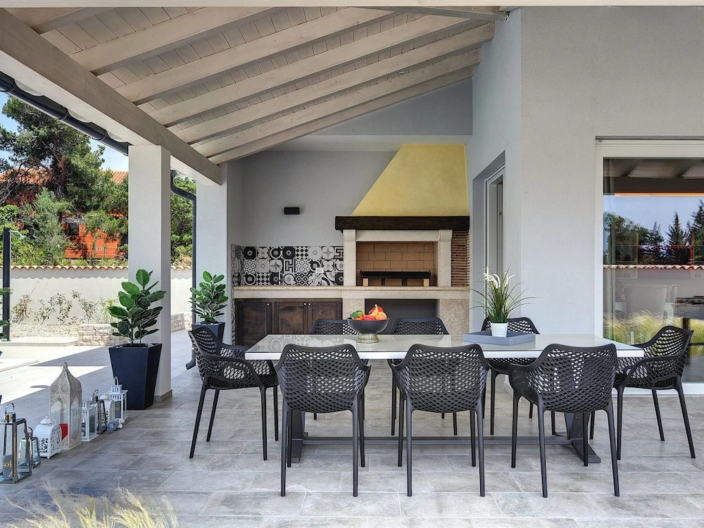 Villa in Premantura with Pool near Beach