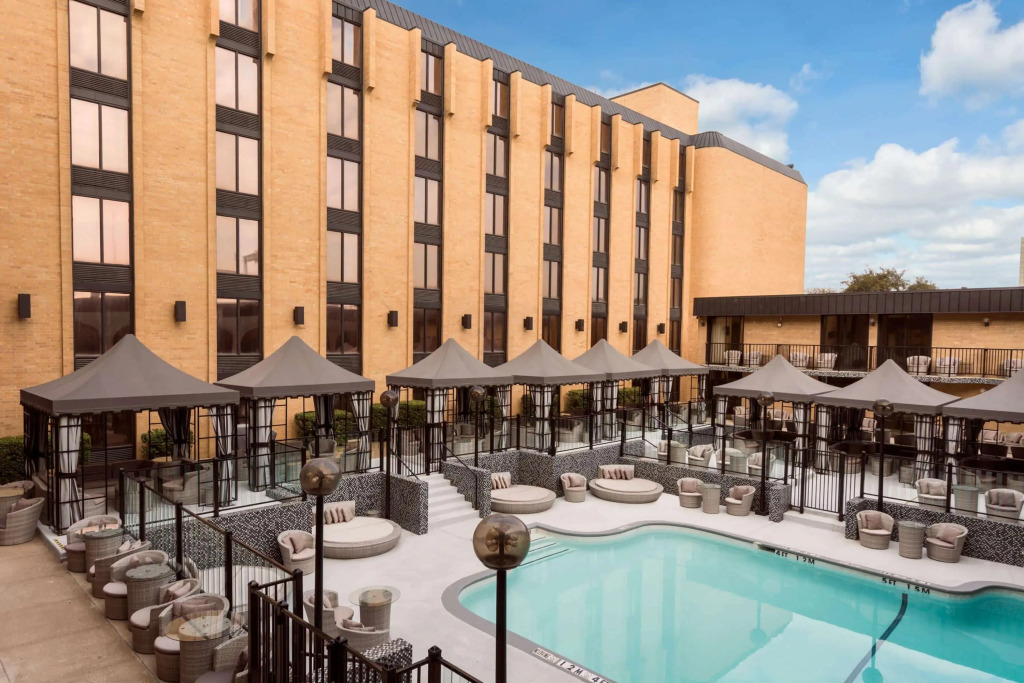 Holiday Inn Select North Dallas