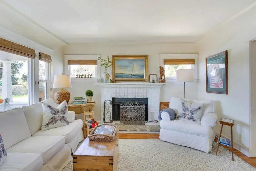 Beautiful South Oceanside Bungalow: 1 Mi to Beach!