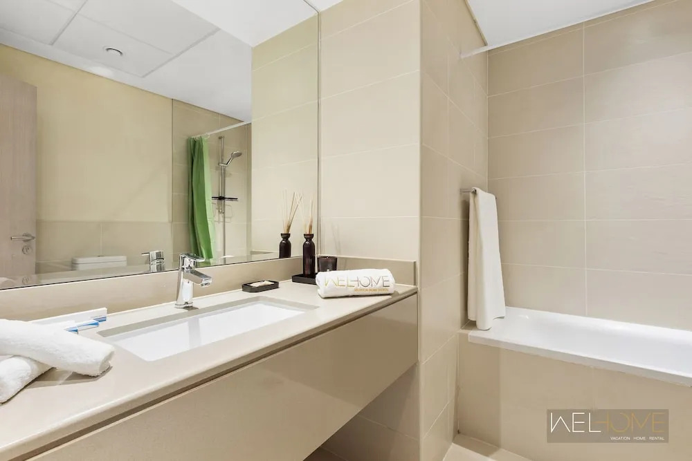 WelHome - Apt Close to Yas Waterworld and Ferrari Circuits