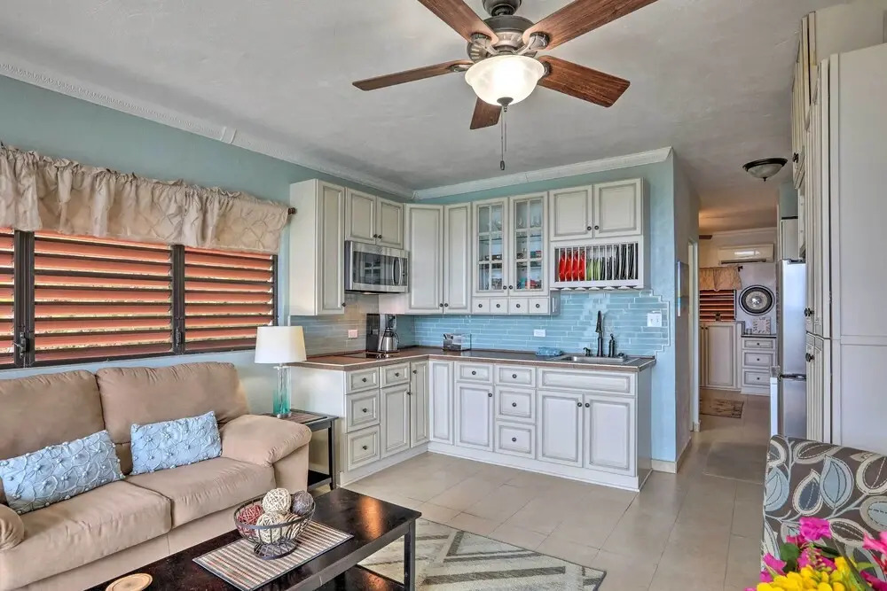 Saint Thomas Condo w/ Ocean Views, Walk to Beach