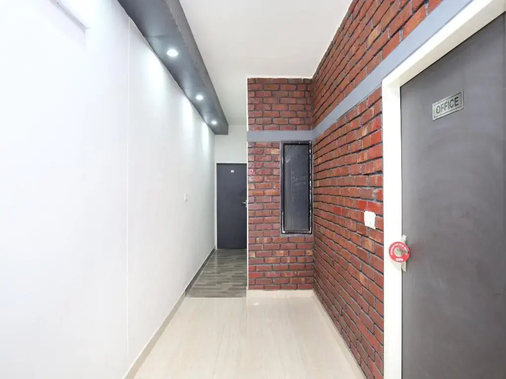 Hotel Redstone by OYO Rooms