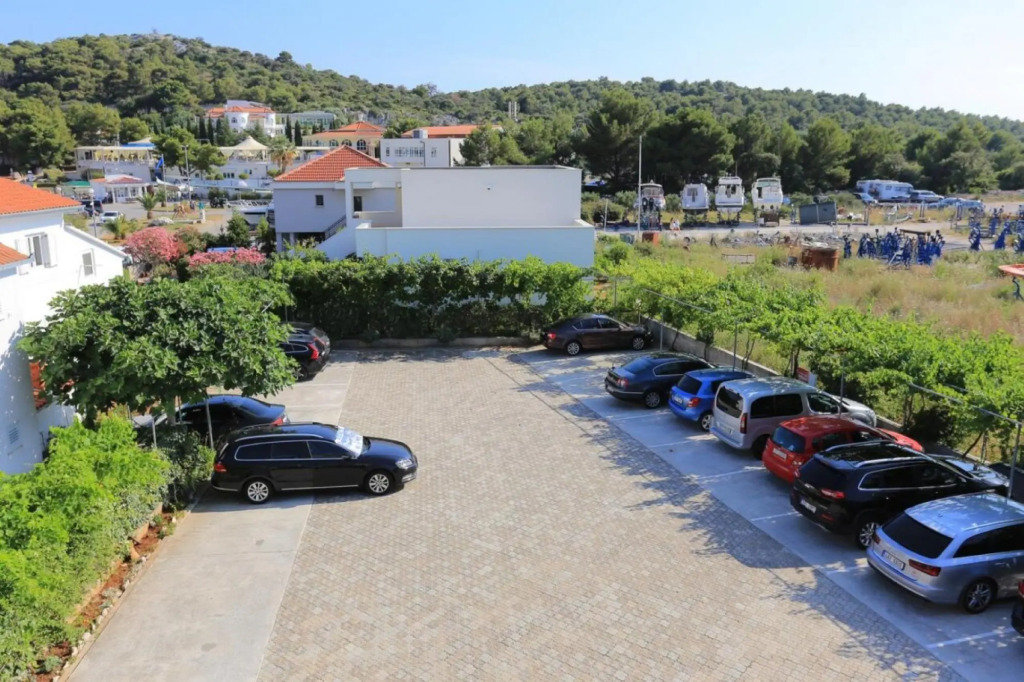 Lias - With Restaurant - A5 Prvi kat