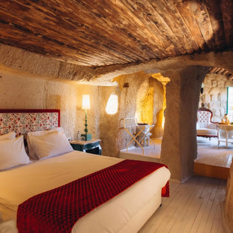 Hezen Cave Hotel