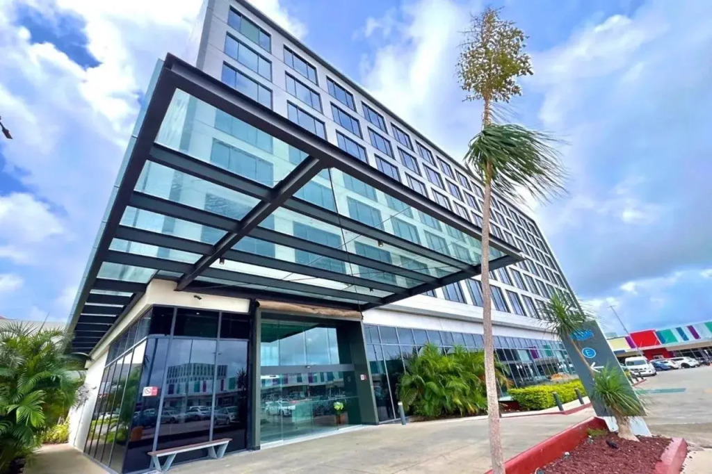 Fiesta Inn Express Cancún Cumbres