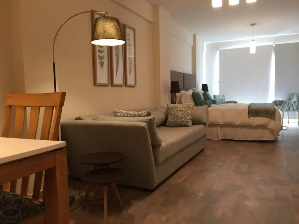 URBANA SUITES & STUDIOS 440