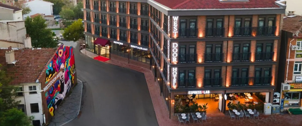 West Door Hotel