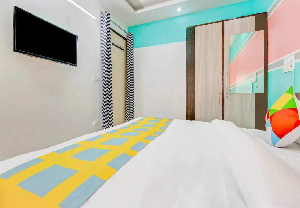 OYO Home 28827 Design Studio Huda City Center