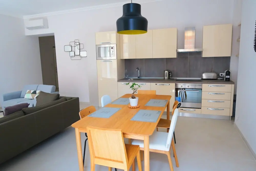Nestor&Jeeves - COLIBRI PRESTIGE - Central - Close sea