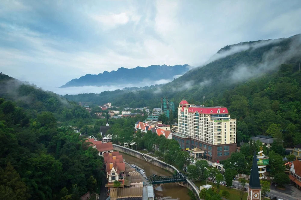 FIRSTHOTSPRINGHOTEL