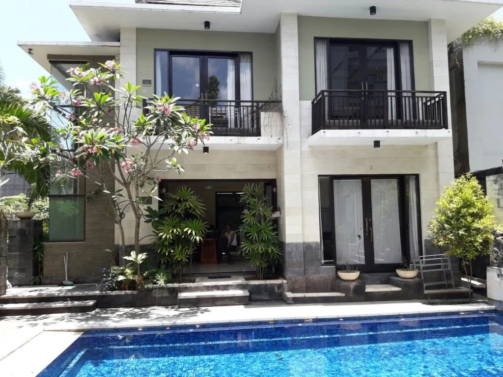 The Legian Hotman Paris III